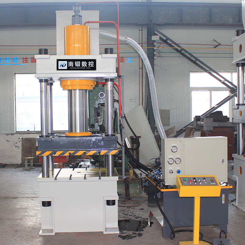 200T三梁四柱油壓機，200噸金屬成型油壓機