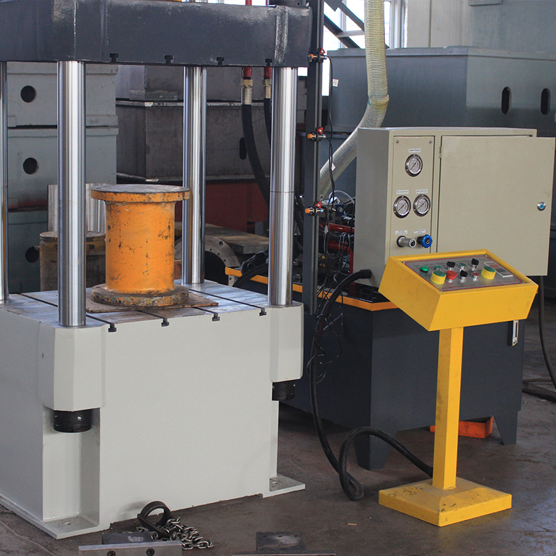 滕州200T四柱油壓機(jī)，200噸壓裝成型油壓機(jī)
